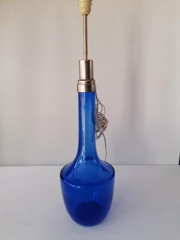 Vintage glazen lampenvoet in koningsblauw 83 cm hoog beschikbaar voor biedingen