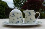 Douwe Egberts servies Wavel Zacht Geel met Blauw Bloemetje, Ophalen of Verzenden, Nieuw, Overige stijlen