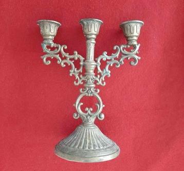 Twee Barok Kandelaars beschikbaar voor biedingen