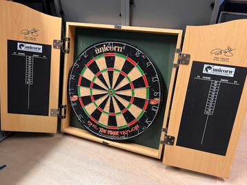 Unicorn dartbord beschikbaar voor biedingen