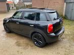 Mini Countryman 2017 panoramadak, navigatie, stoelverwarming, Auto's, Mini, Voorwielaandrijving, Leder en Stof, Zwart, 24 km/l