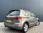 Volkswagen Golf Sportsvan 1.2 TSI 110PK Highline Automaat, Auto's, Gebruikt, Euro 6, 4 cilinders, Alcantara