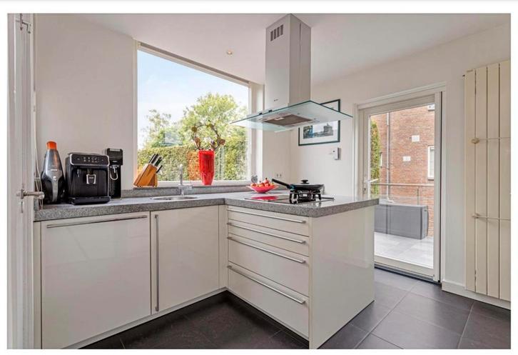 Moderne hoekkeuken met granieten blad, Huis en Inrichting, Keuken | Complete keukens, Zo goed als nieuw, Overige typen, Wit, Graniet of Steen