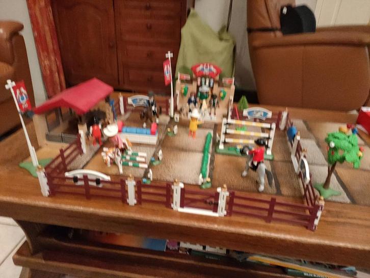 Mooie manege met wedstrijd rijden, Kinderen en Baby's, Speelgoed | Playmobil, Zo goed als nieuw, Ophalen of Verzenden
