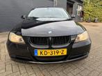 BMW 3-serie 320i Dynamic Executive Bj 2005 Apk 05-2026 Young, Auto's, BMW, 4 cilinders, 150 pk, Zwart, 14 km/l
