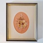 Vintage schilderij met droogbloemen lijst, Ophalen of Verzenden