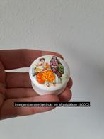 Pillendoosje met 18e eeuw klederdracht porselein D4.5xH2.5cm, Ophalen of Verzenden, Nieuw
