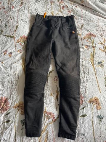 Moto girl legging beschikbaar voor biedingen