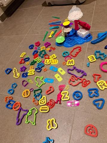 play-doh klei accessoires beschikbaar voor biedingen