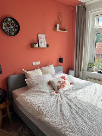 Slattum grijs tweepersoonsbed (160 cm x 200 cm) van IKEA beschikbaar voor biedingen