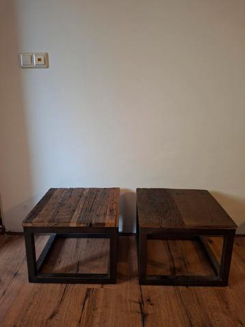 2 Bijzettafels/Nachtkastjes - Industrieel Design beschikbaar voor biedingen