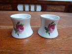 2 porseleinen eierdopjes met roosjes, Antiek en Kunst, Antiek | Servies los, Ophalen of Verzenden