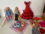 Barbie set: 2 poppen, outfits, stoeltjes, picknick, Ophalen of Verzenden, Gebruikt, Barbie