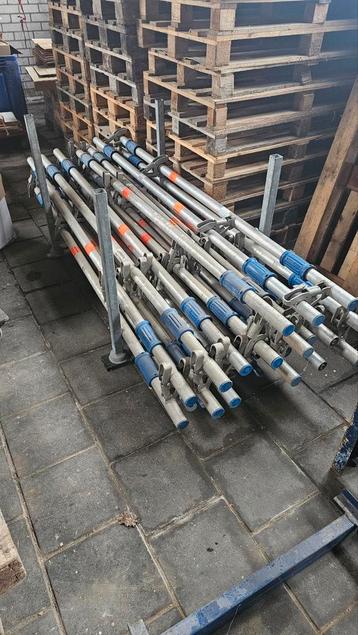 Layher voorloopleuning montage balusters 18x beschikbaar voor biedingen