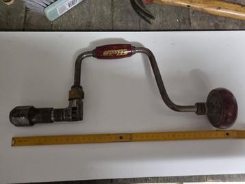 Antieke handboren beschikbaar voor biedingen