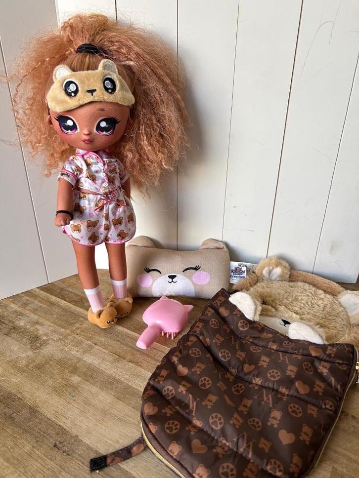 Na! Na! Na! Surprise Teens Slumber Party Lara Vonn, Kinderen en Baby's, Speelgoed | Poppen, Gebruikt, Overige typen, Ophalen of Verzenden