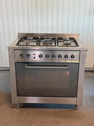 Nette Indesit Fornuis 5 pits RVS 90 cm breed beschikbaar voor biedingen