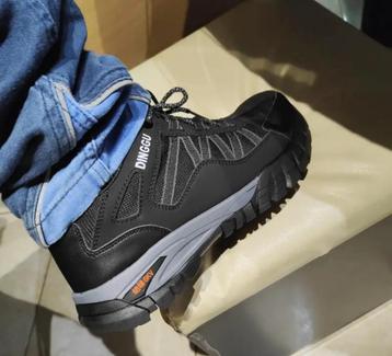 Werkschoenen beschikbaar voor biedingen