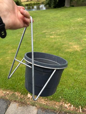 Set van 3 muurhangers verzinkt met pot voor hangplanten beschikbaar voor biedingen