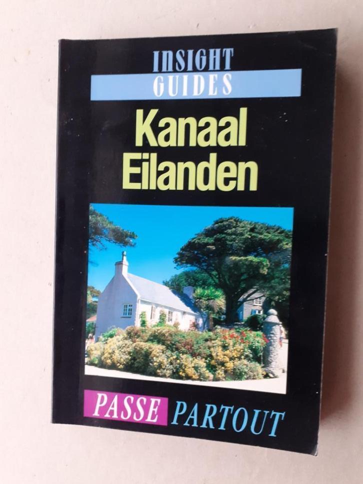 Reisgidsen, insight guides, Boeken, Reisgidsen, Zo goed als nieuw, Overige merken, Ophalen of Verzenden