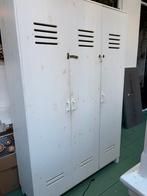 Multifunctionele witte kast gratis af te halen!, Tuin en Terras, Bergingen en Tuinkasten, Ophalen, Zo goed als nieuw, Hout, Overige typen