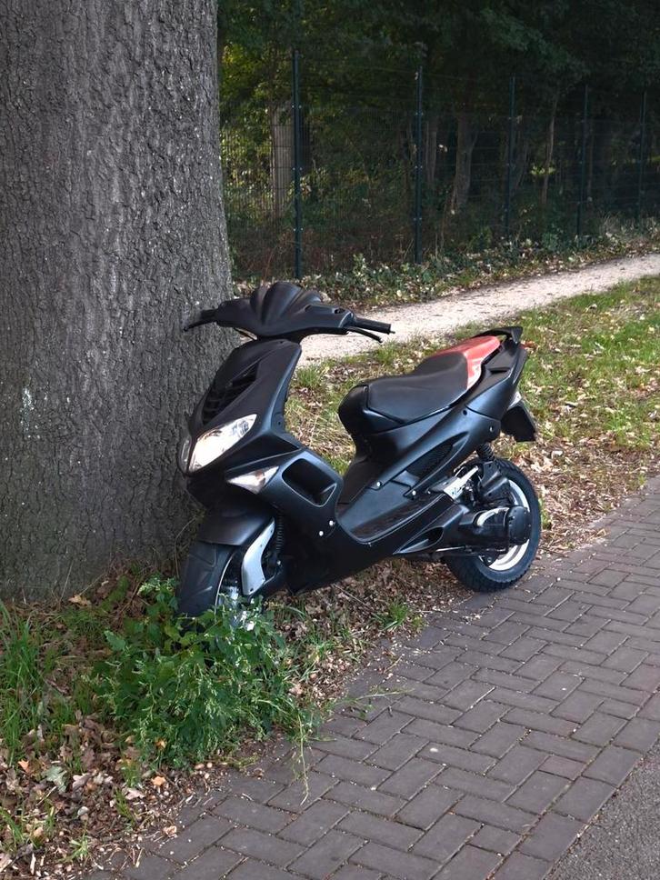 Peugeot speedfight 2, Fietsen en Brommers, Scooters | Peugeot, Gebruikt, Speedfight, Maximaal 45 km/u, Benzine, Ophalen of Verzenden