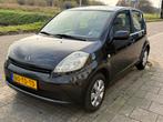 Daihatsu Sirion 1.0 51KW 2006 Zwart, Auto's, Daihatsu, Voorwielaandrijving, 750 kg, Zwart, Handgeschakeld