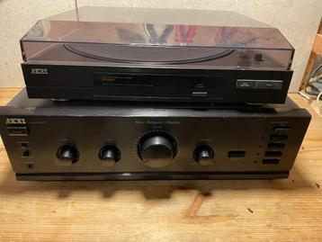 Akai versterker AM 17 en platenspeler AP-M670 beschikbaar voor biedingen