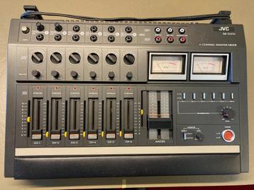 JVC mixer en Microfoons beschikbaar voor biedingen