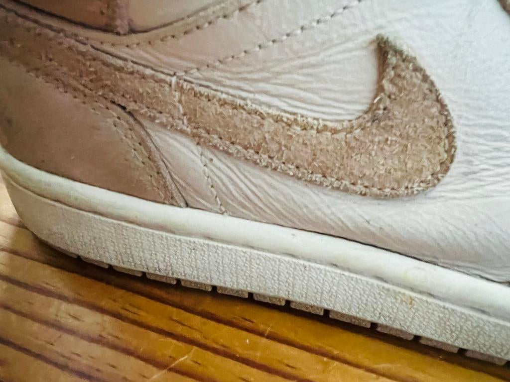 Nike Air Jordan Lichtroze Beige - Zo goed als nieuw, Kleding | Dames, Schoenen, Ophalen of Verzenden, Zo goed als nieuw, Roze