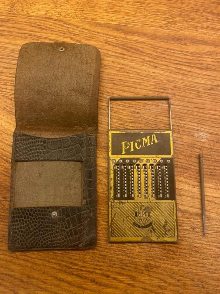 Franse Optelmachine PICMA | Compleet met Stylus & Etui, Antiek en Kunst, Antiek | Kantoor en Zakelijk, Ophalen of Verzenden