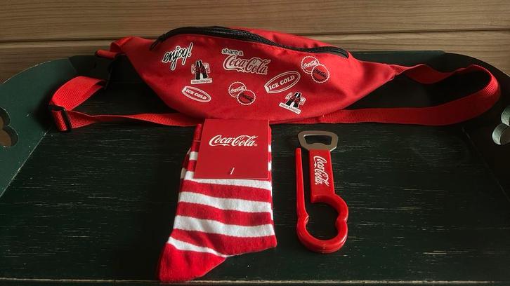 Coca-Cola heuptasje incl sokken en opener NIEUW!, Verzamelen, Merken en Reclamevoorwerpen, Nieuw, Gebruiksvoorwerp, Ophalen of Verzenden