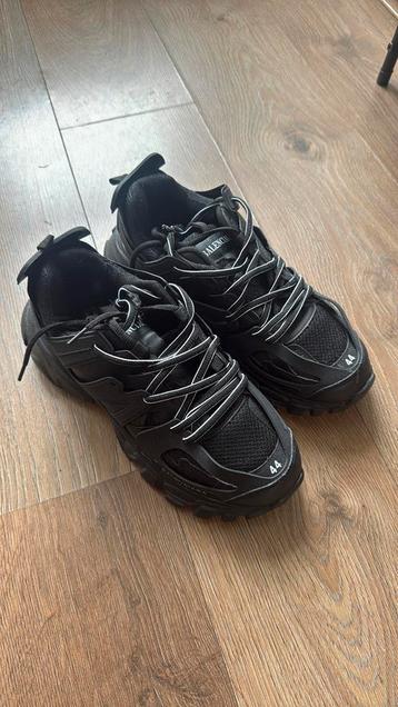 Balenciaga Track 44 beschikbaar voor biedingen