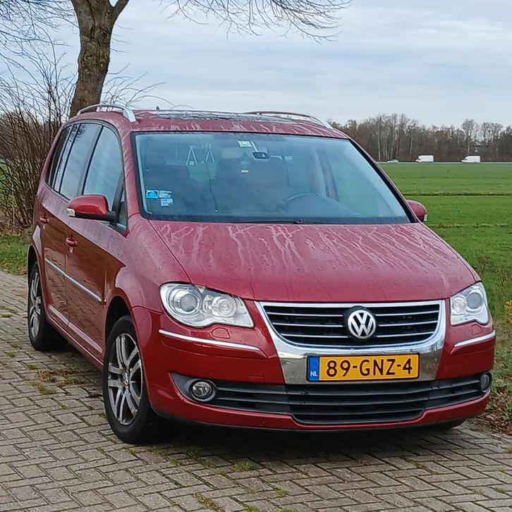 Volkswagen Touran highline 2.0 TDI 125KW DSG 2008 Rood, Auto's, Volkswagen, Particulier, Touran, Adaptive Cruise Control, Airbags
