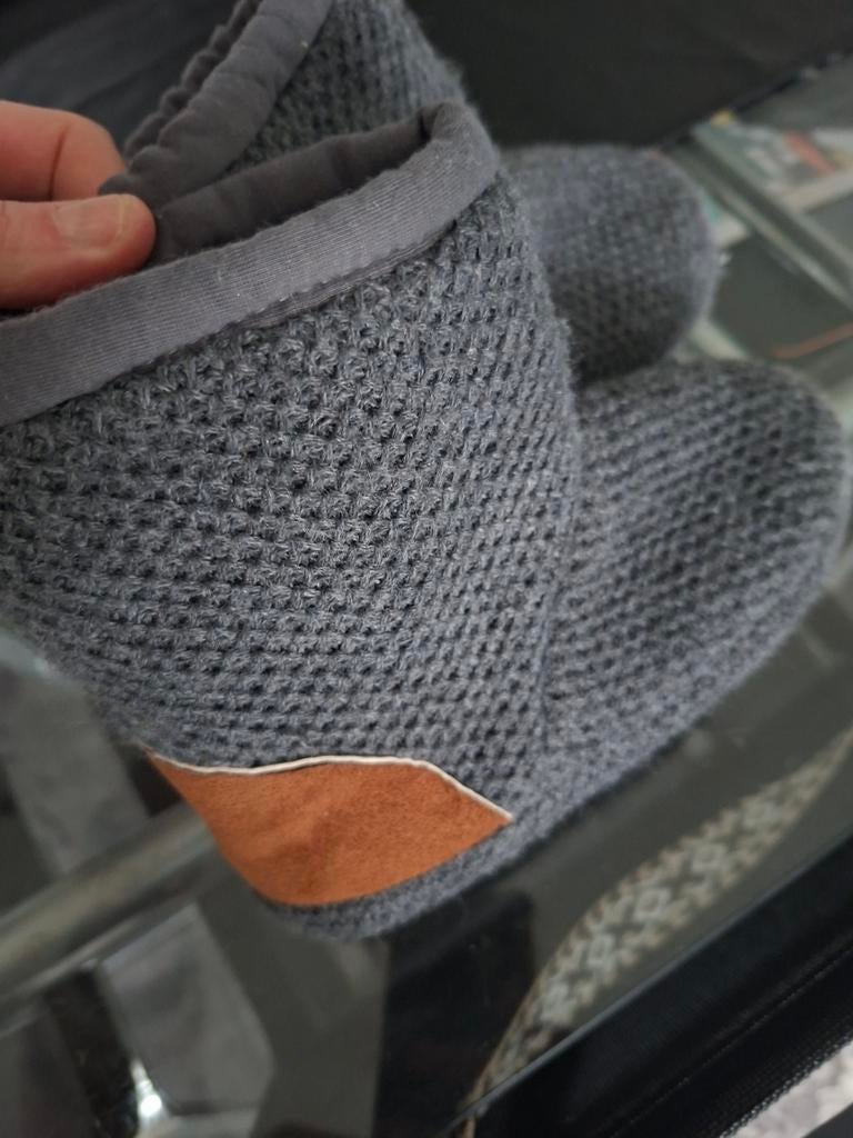 Slof gebreid, nieuw maat 28, Kinderen en Baby's, Ophalen of Verzenden, Nieuw, Jongetje of Meisje, Schoentjes