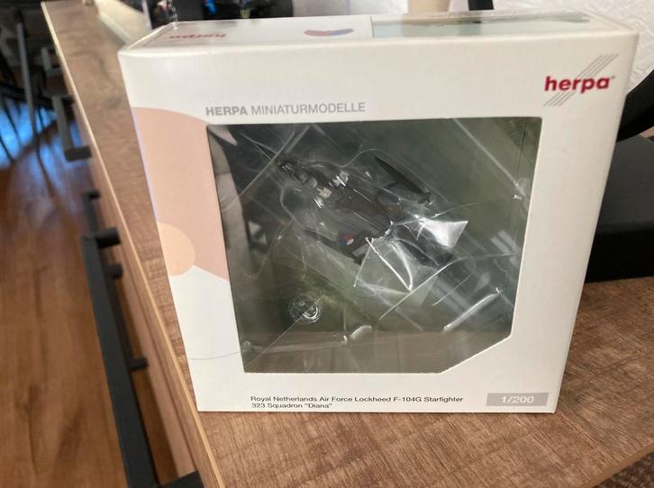 Herpa 552813 Lockheed F-104G Starfighter 323 Squadron Diana, Verzamelen, Luchtvaart en Vliegtuigspotten, Nieuw, Schaalmodel, Ophalen of Verzenden