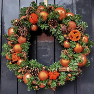 Kerstkrans oranje 50cm | WinterWonderDecor beschikbaar voor biedingen
