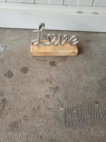 Love Decoratie - Houten Voet beschikbaar voor biedingen