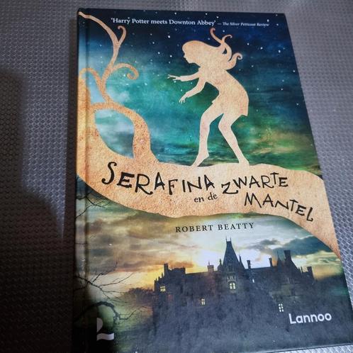 Robert Beatty - Serafina en de zwarte mantel, Boeken, Kinderboeken | Jeugd | 10 tot 12 jaar, Zo goed als nieuw, Ophalen of Verzenden