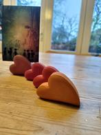 Kaarten houders van hout in hartjesvorm., Ophalen of Verzenden, Zo goed als nieuw