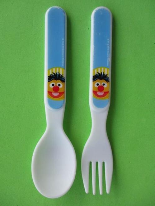 (KB3024) Kleuterbestekset (2 delen) Sesamstraat, Kinderen en Baby's, Overige Kinderen en Baby's, Gebruikt, Ophalen of Verzenden