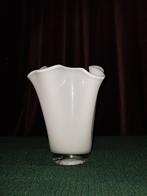 Mondgeblazen zakdoekvaas, Wit, Ophalen of Verzenden, Minder dan 50 cm, Glas