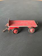 Dinky Toys red flat trailer nr 25G, Hobby en Vrije tijd, Ophalen of Verzenden, Gebruikt, Tractor of Landbouw, Dinky Toys