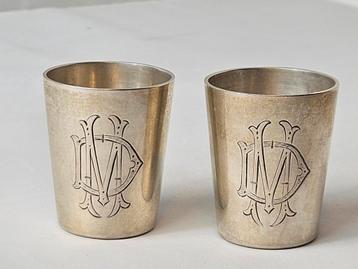 Zilveren Shot Bekers met Monogram beschikbaar voor biedingen