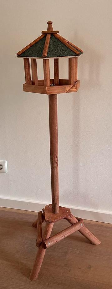 Nieuw vogelhuisje - 108 cm hoog - heel leuk! beschikbaar voor biedingen