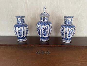 3 delig kaststel (vazen) beschikbaar voor biedingen