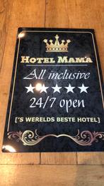 Metalen bord “ hotel mama”, Huis en Inrichting, Woonaccessoires | Tekstborden en Spreuken, Ophalen of Verzenden, Zo goed als nieuw