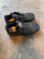 Nike SB Dunk Low Pro - Zwarte Sneakers, Kleding | Heren, Schoenen, Ophalen of Verzenden, Gedragen, Zwart, Sneakers of Gympen