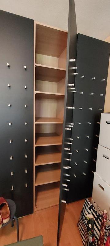 zwarte Pax kast IKEA beschikbaar voor biedingen