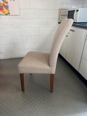 Van Bommel beige stoel met eiken poten 6x beschikbaar voor biedingen